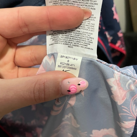 Nike Women’s Chinese New Year Wind Breaker - Small - Picture 2 of 5